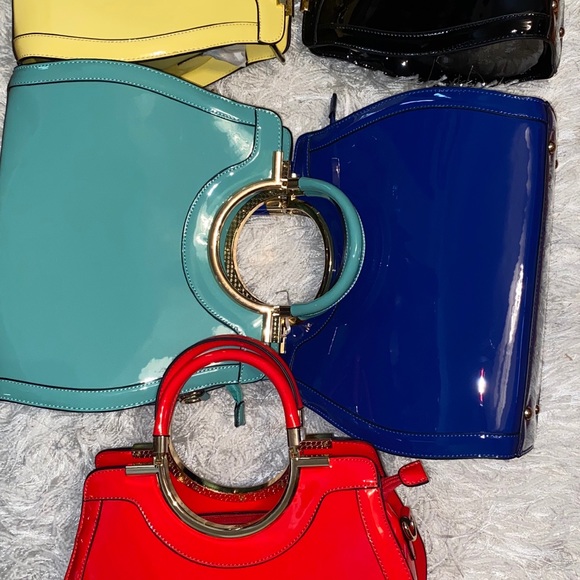 Shiny Patent with Circle Metallic Gold Handle - Picture 3 of 6